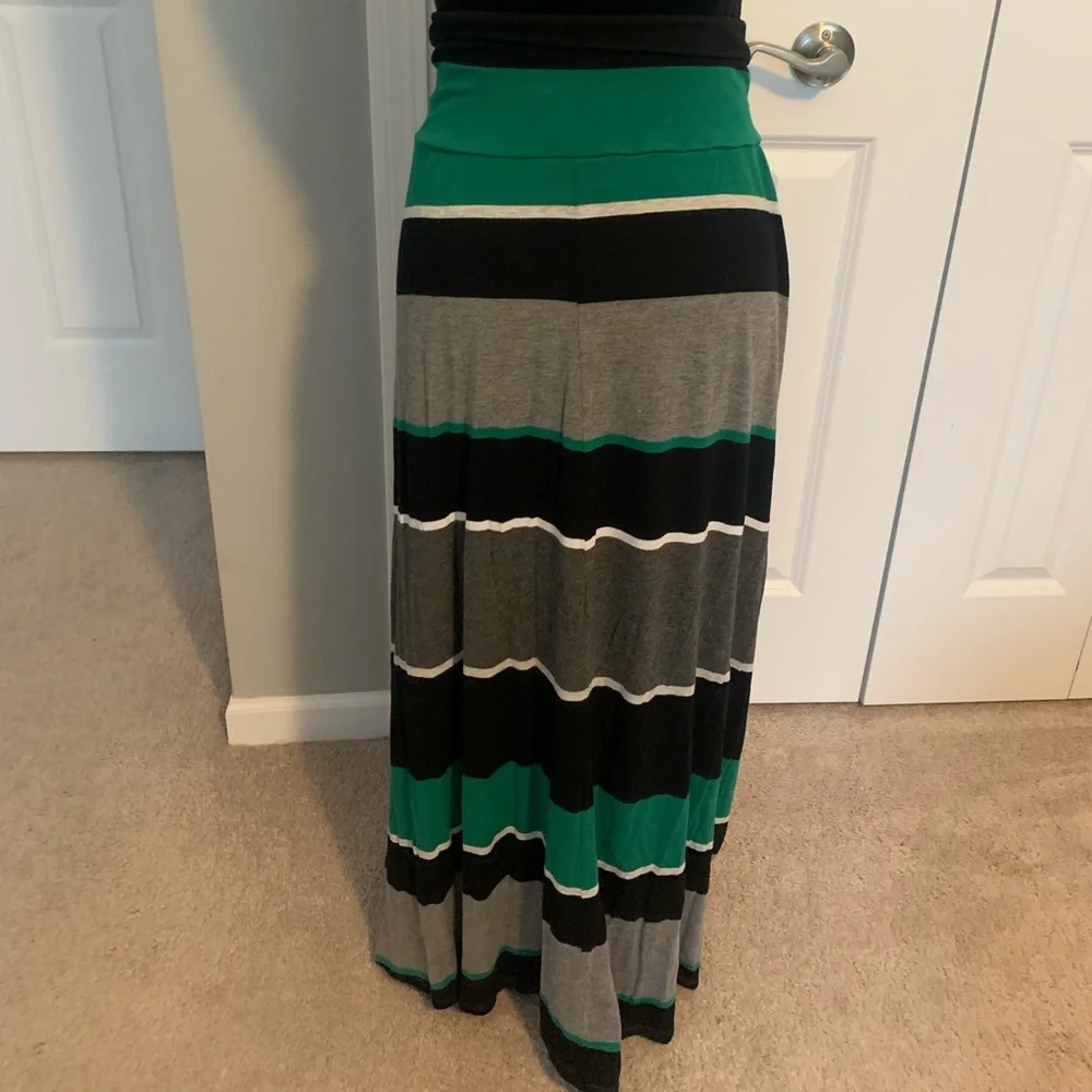 Plus Sized Maxi skirt - Picture 3 of 5